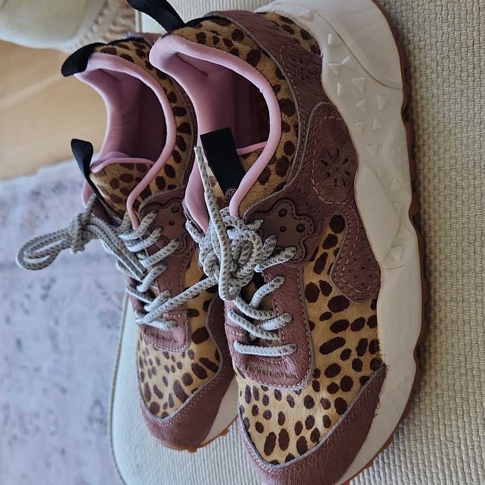 NEW Sneakers Flower Mountain Size 7.5 - Picture 10 of 12